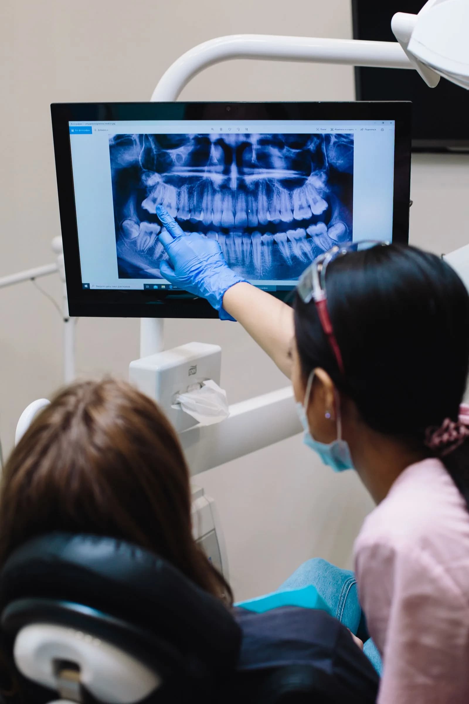 Dentist patient xray review — Dentists & Dental Clinics marketing by TML Agency